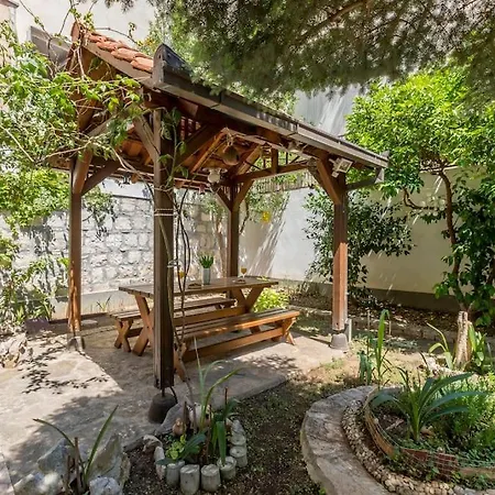 Apartment Paradise Garden Split